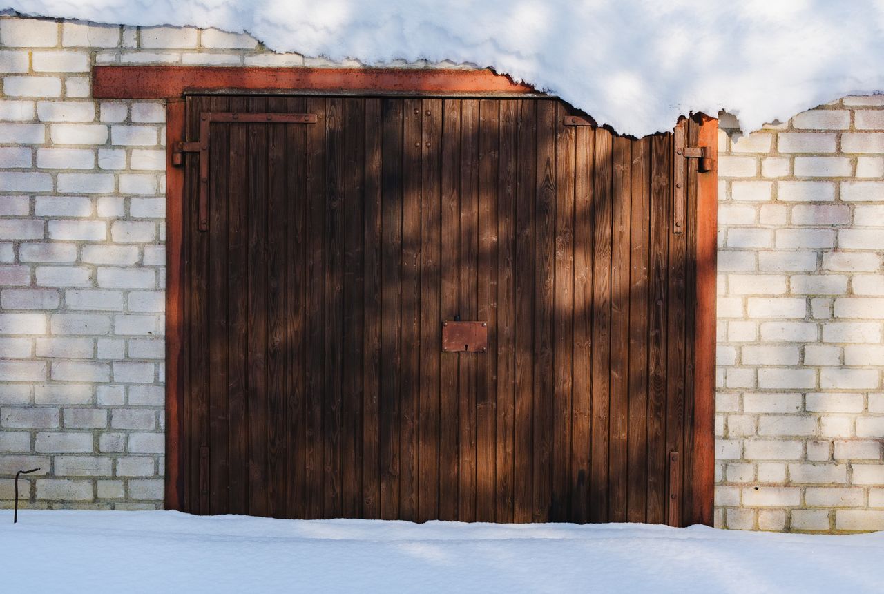 Garage door service in Wichita, KS
